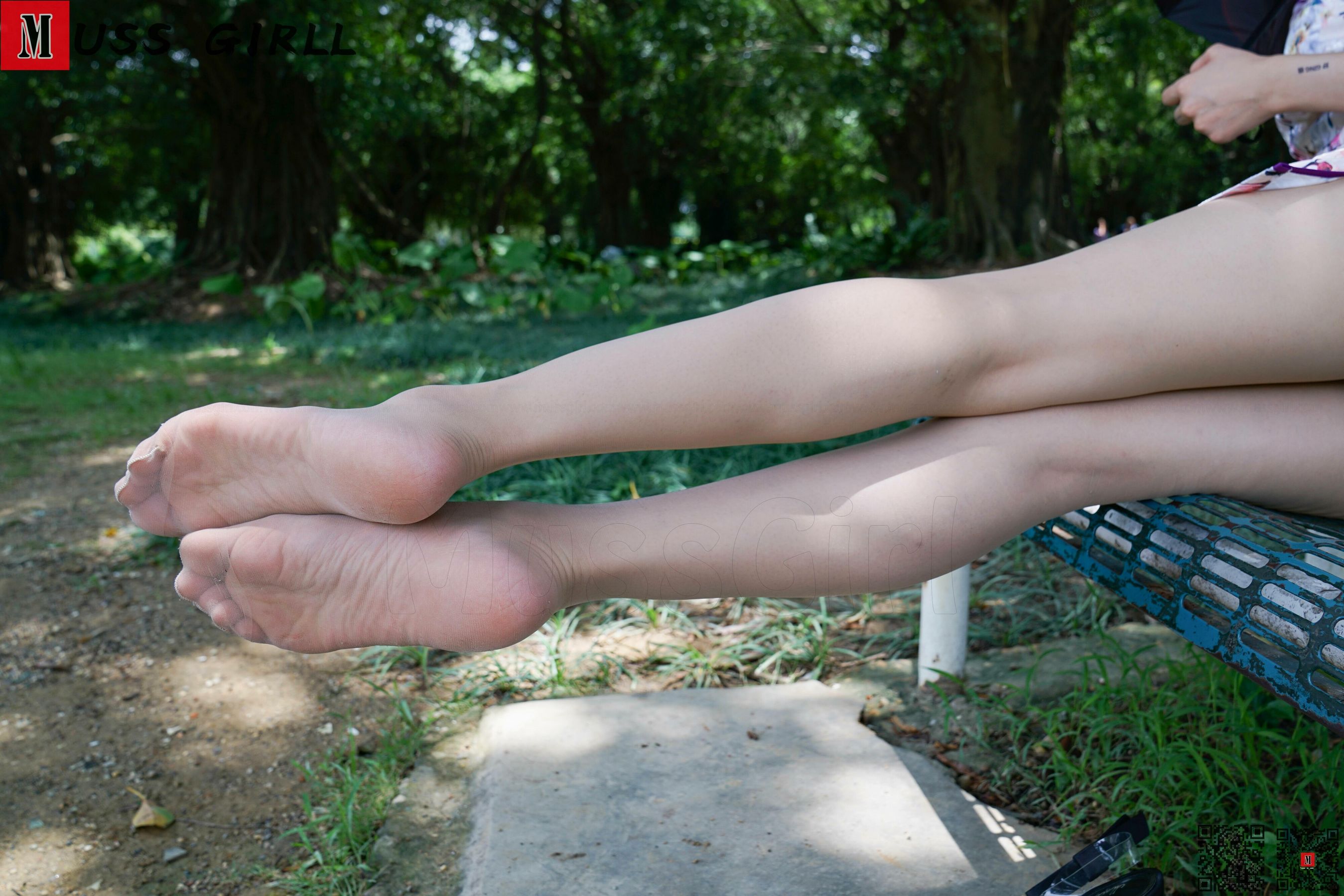 [慕丝女郎MussGirl] No.111 公园旗袍肉丝_第3张