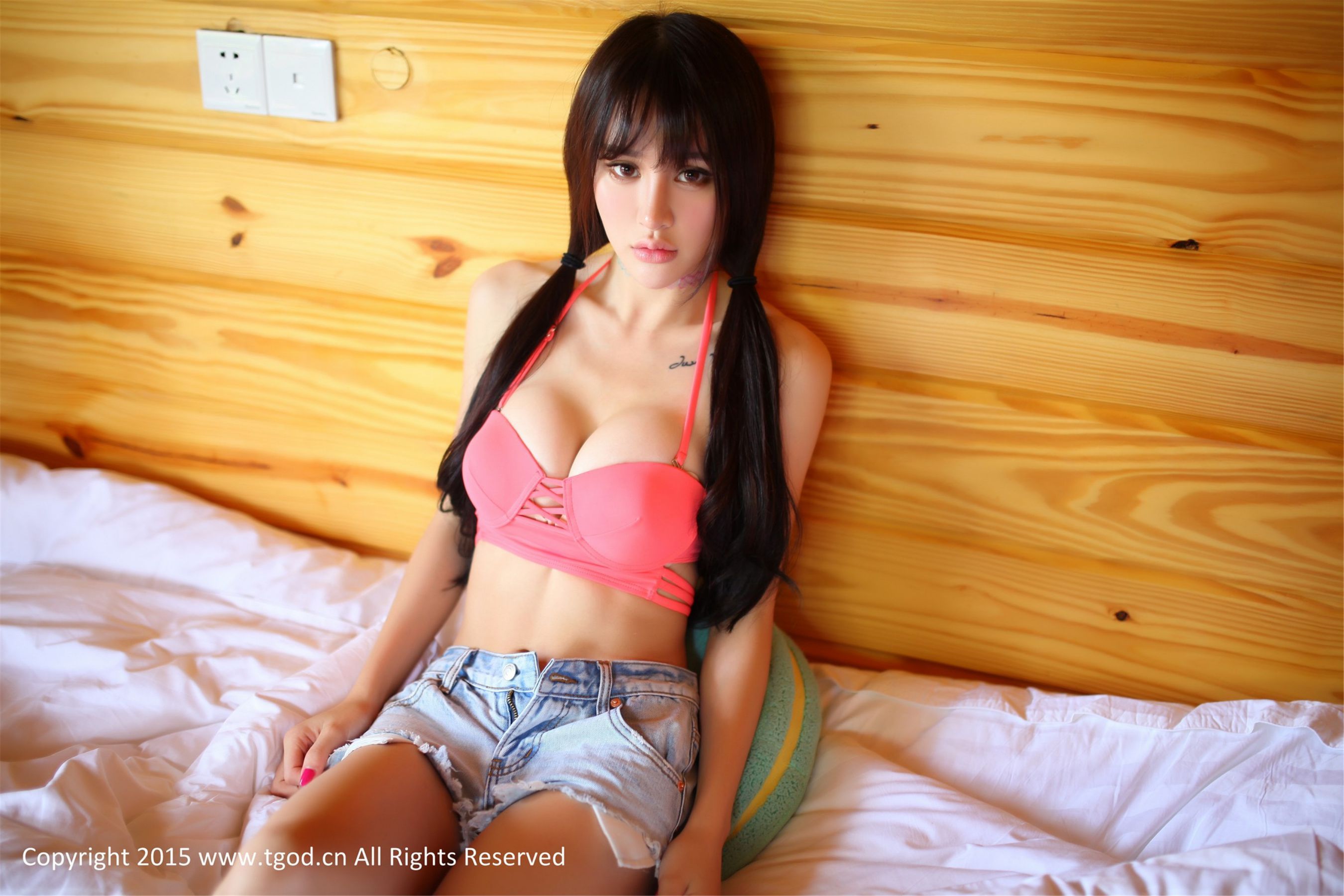 Cheryl青树《云曼旅拍》热裤+比基尼 [TGOD推女神] 写真集_第1张