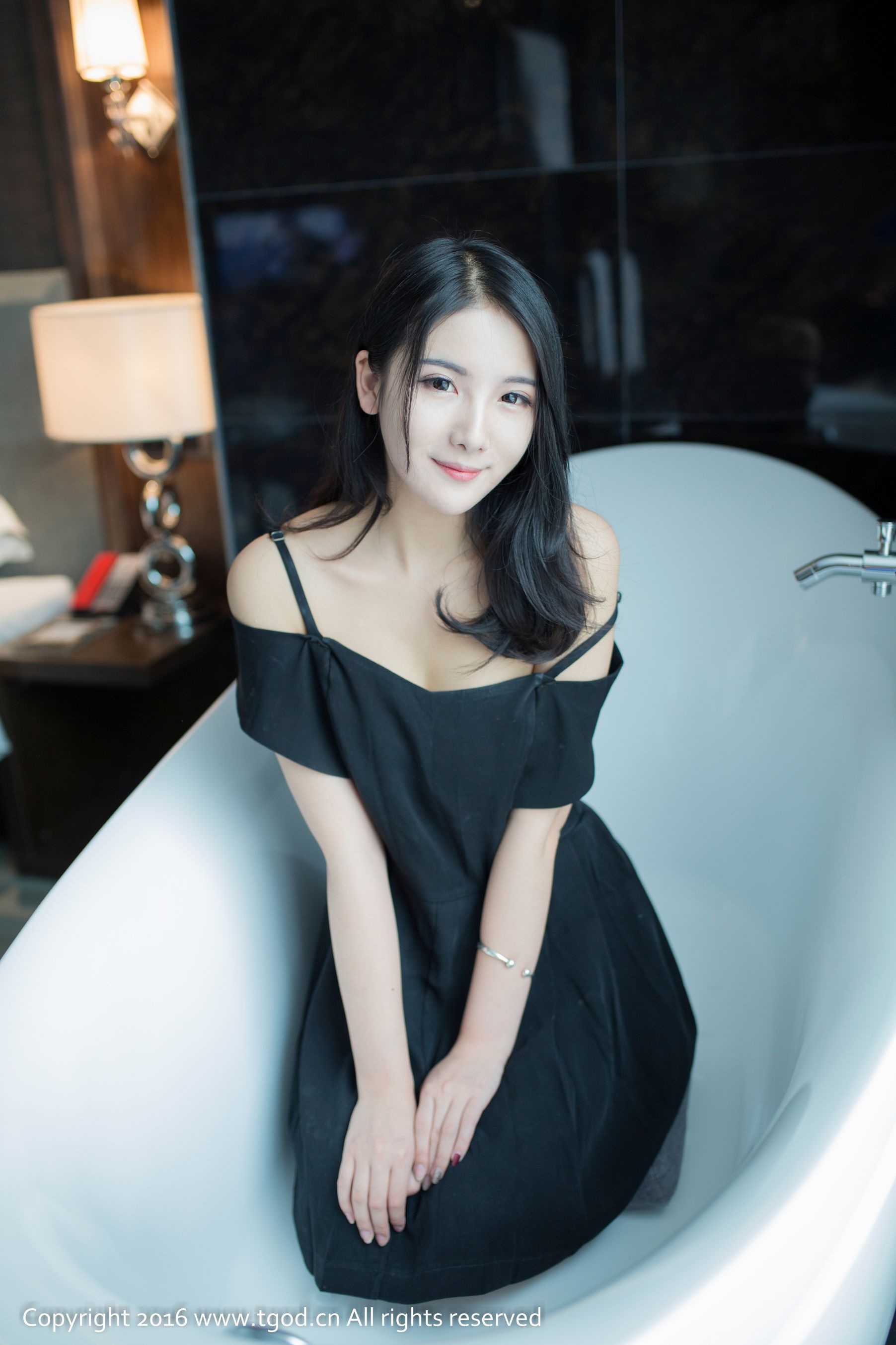 莓ya《难以抗拒的魅惑女神》 [推女神TGOD]_第4张