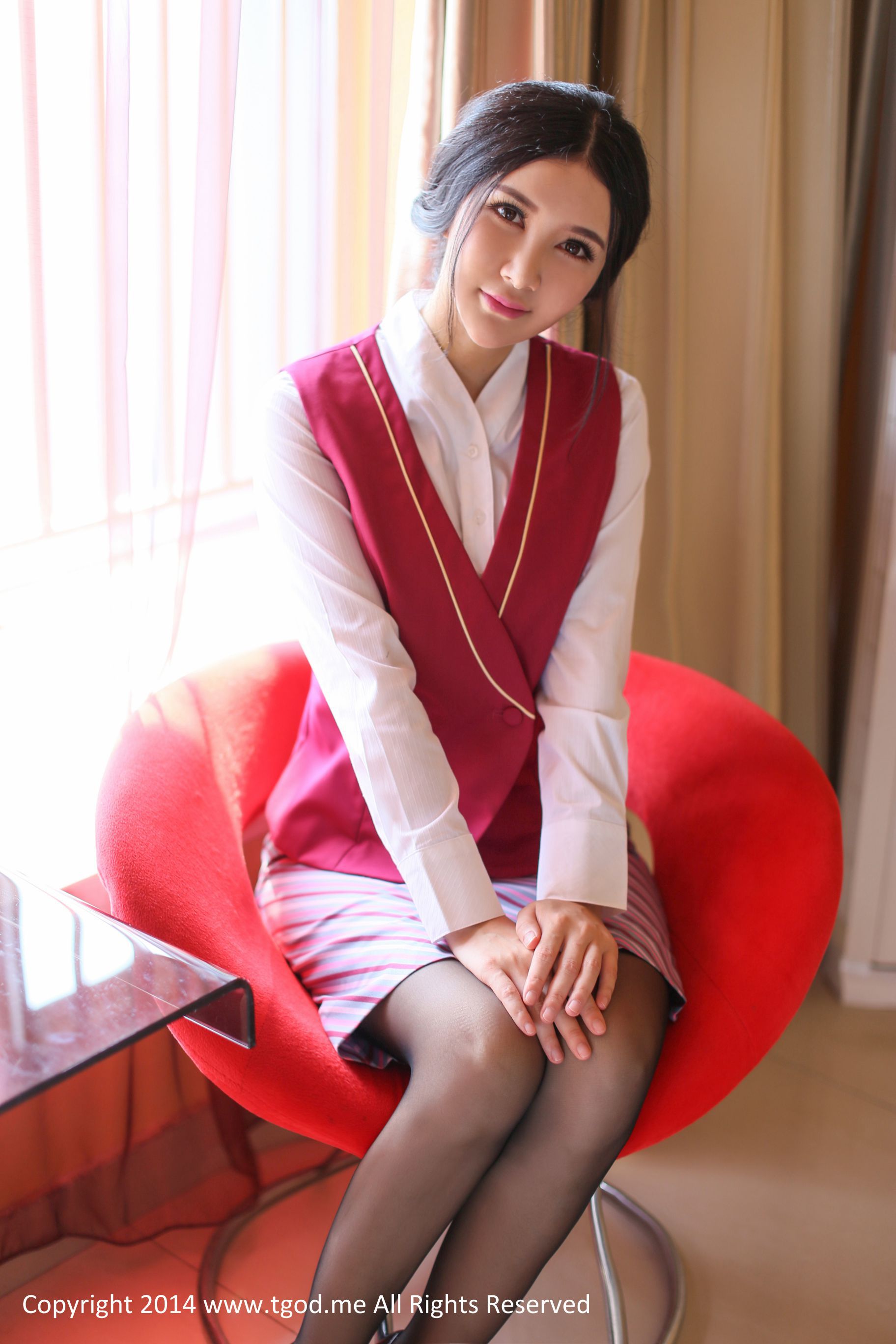 顾欣怡《空港迷失 空姐的私生活》下集 [TGOD推女神] 写真集_第2张
