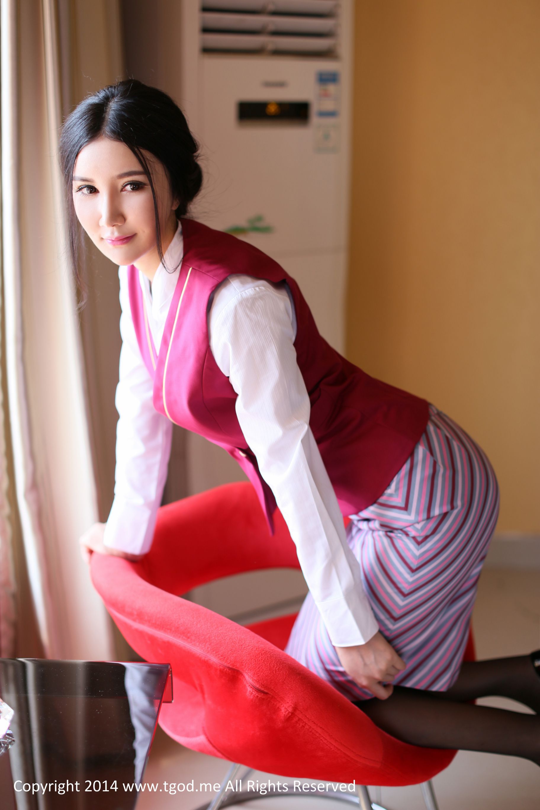 顾欣怡《空港迷失 空姐的私生活》下集 [TGOD推女神] 写真集_第3张