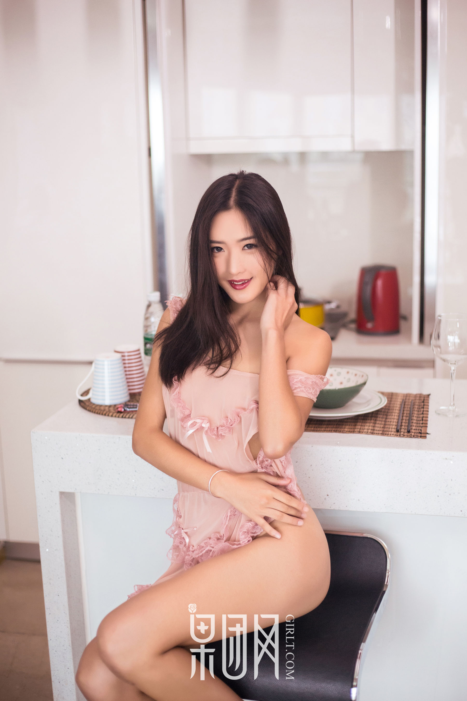 周琰琳LIN《清纯粉裙高开叉》 [果团网Girlt] No.013_第1张