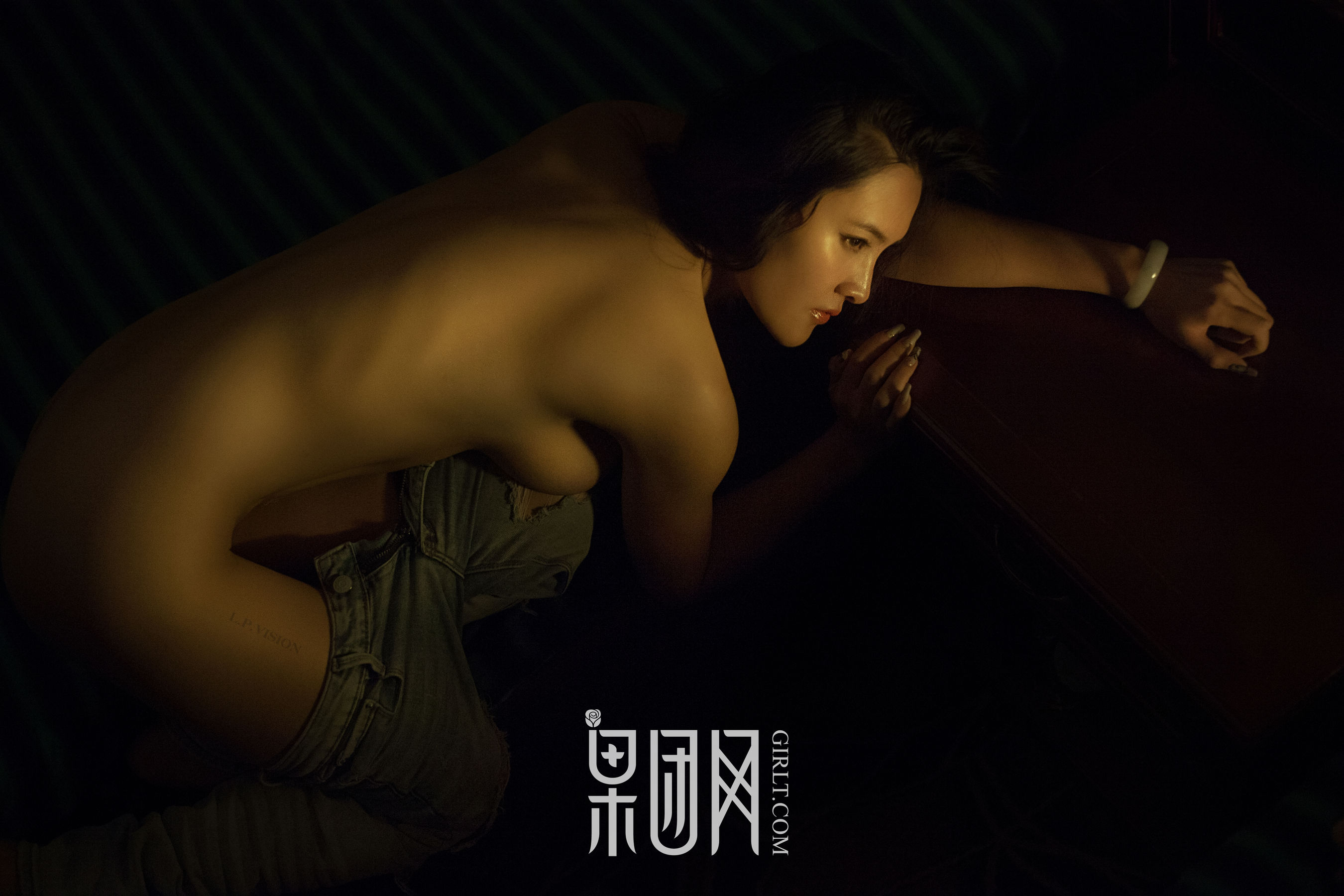 美女画家《全裸上阵人体艺术》 [果团网Girlt] No.033_第3张