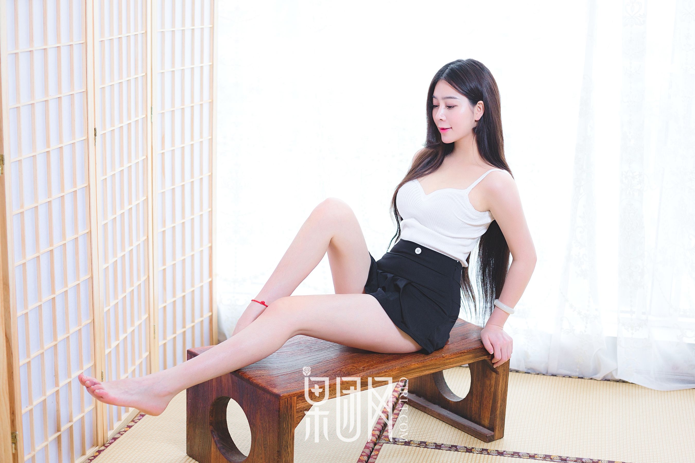 小伊伊《E奶美囡囡 娇俏玉兔精》 [果团网Girlt] No.039_第4张
