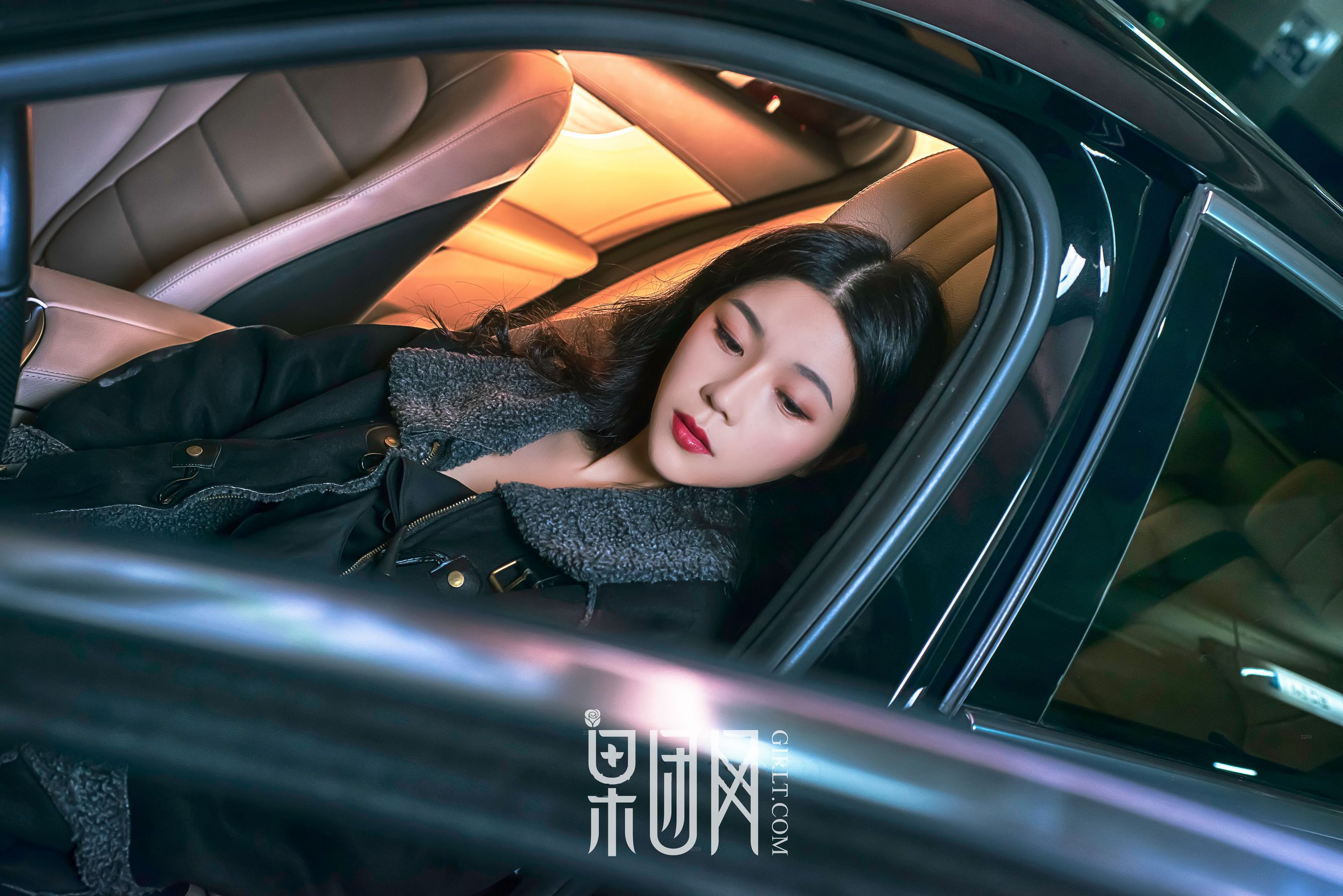 微微《美女vs豪车，你选择哪个！》 [果团网Girlt] No.107_第1张