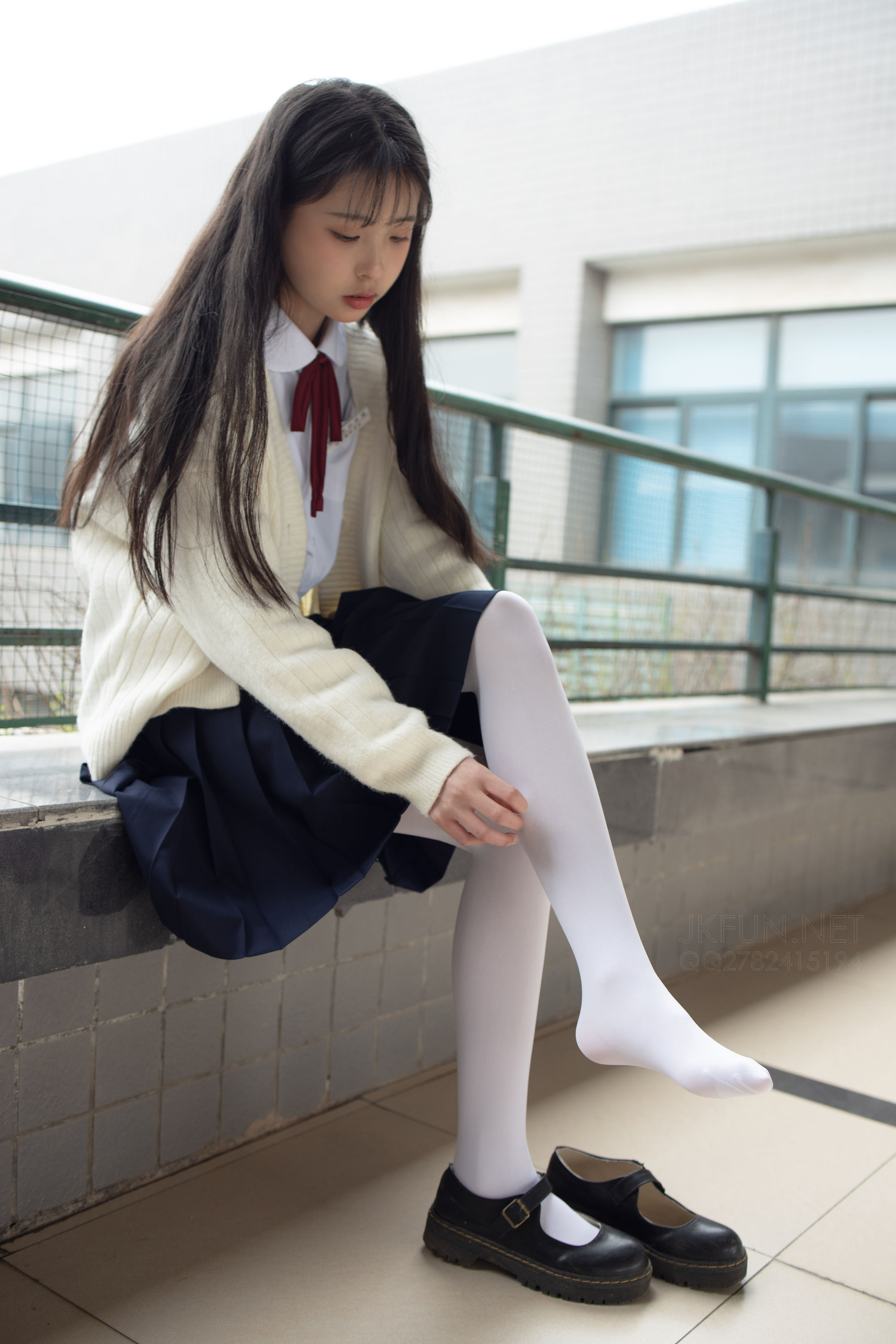 [森萝财团] JKFUN-001 甜米 纯纯的白丝学妹_第1张