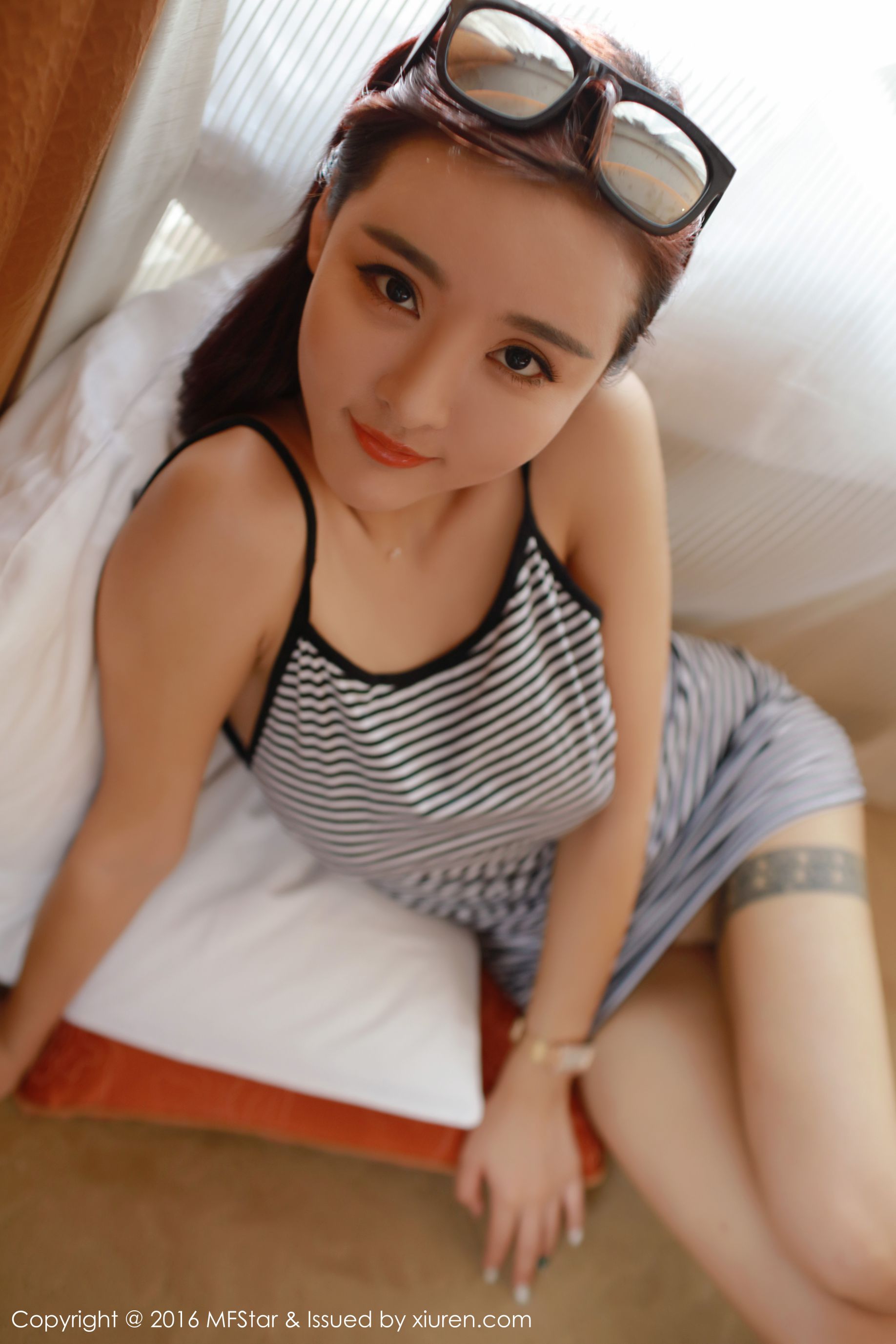 佳佳JiaJia - 五官精致、颜值靓丽且拥有傲人巨乳的美女模特 [模范学院MFStar] Vol.060_第2张