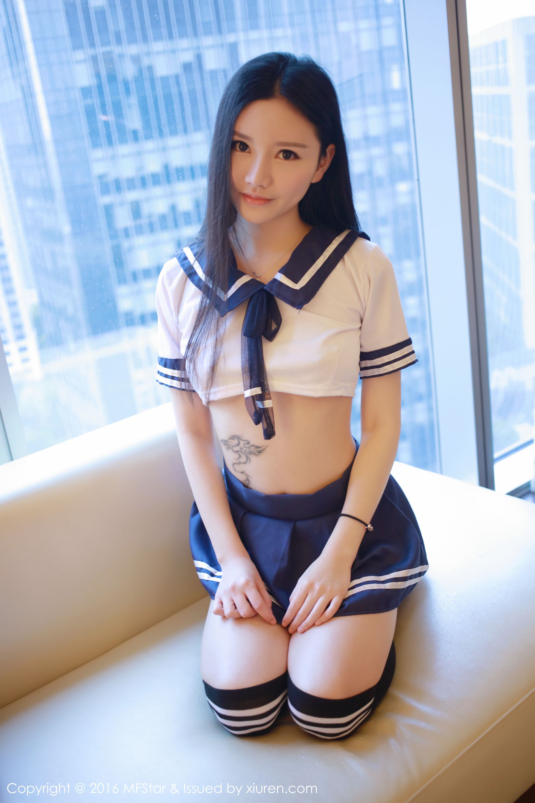 姗姗就打奥特曼《学生装校服+肚兜系列》 [模范学院MFStar] Vol.081_第1张