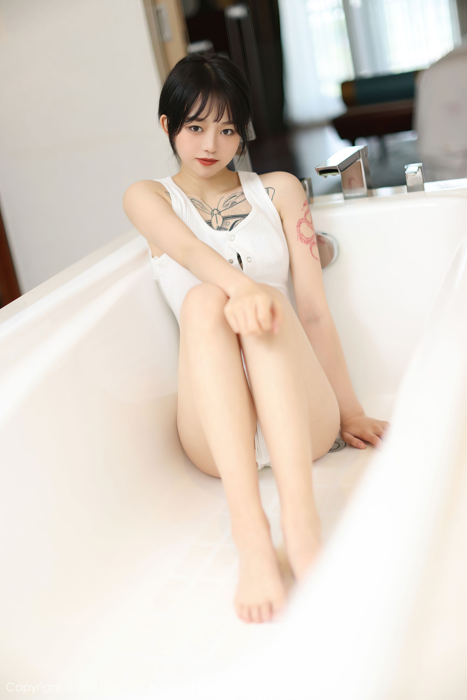 [模范学院MFStar] Vol.496 奶瓶子_第1张