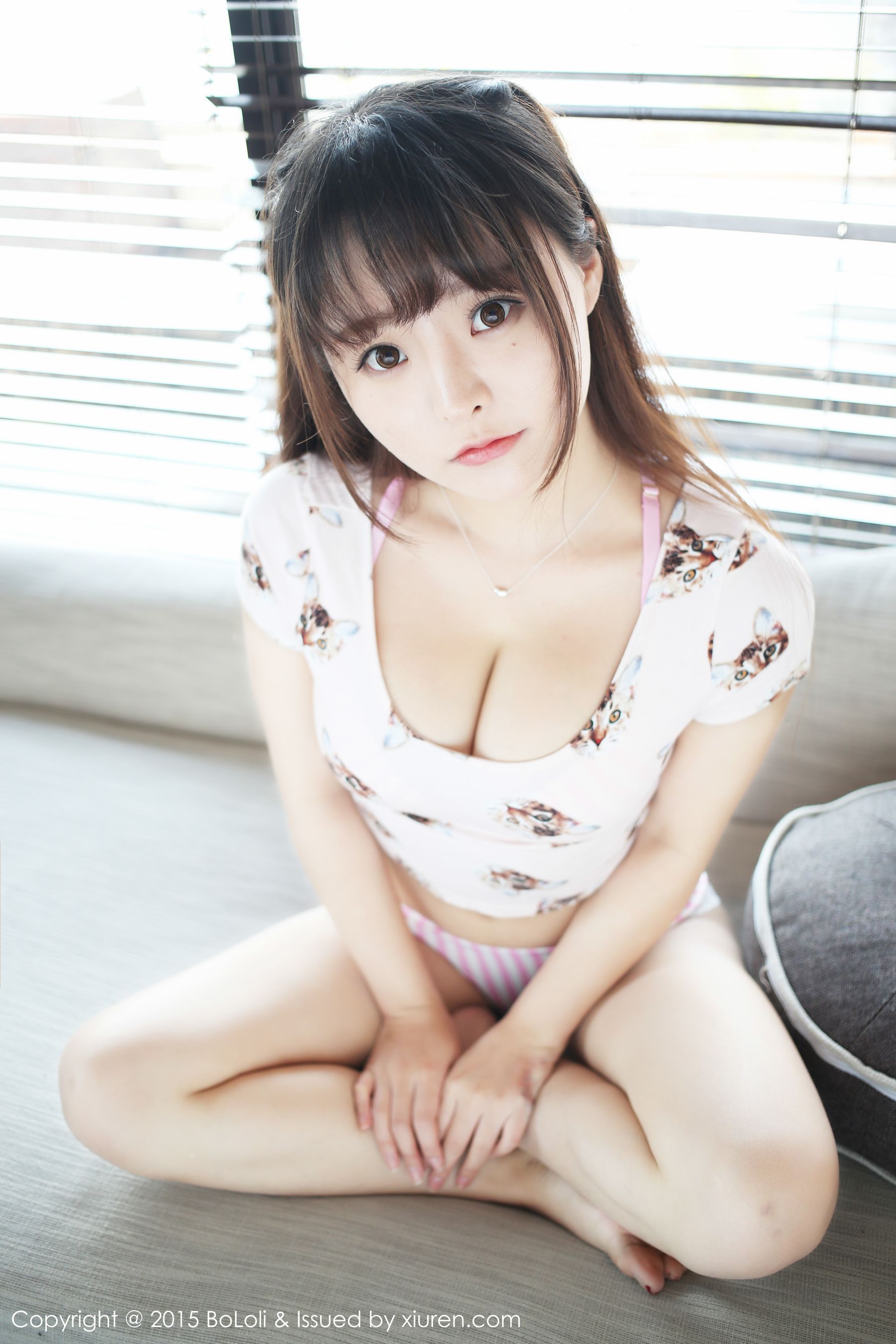 柳侑绮Sevenbaby《大理旅拍》室拍系列 [BoLoli波萝社] Vol.008 写真集_第2张