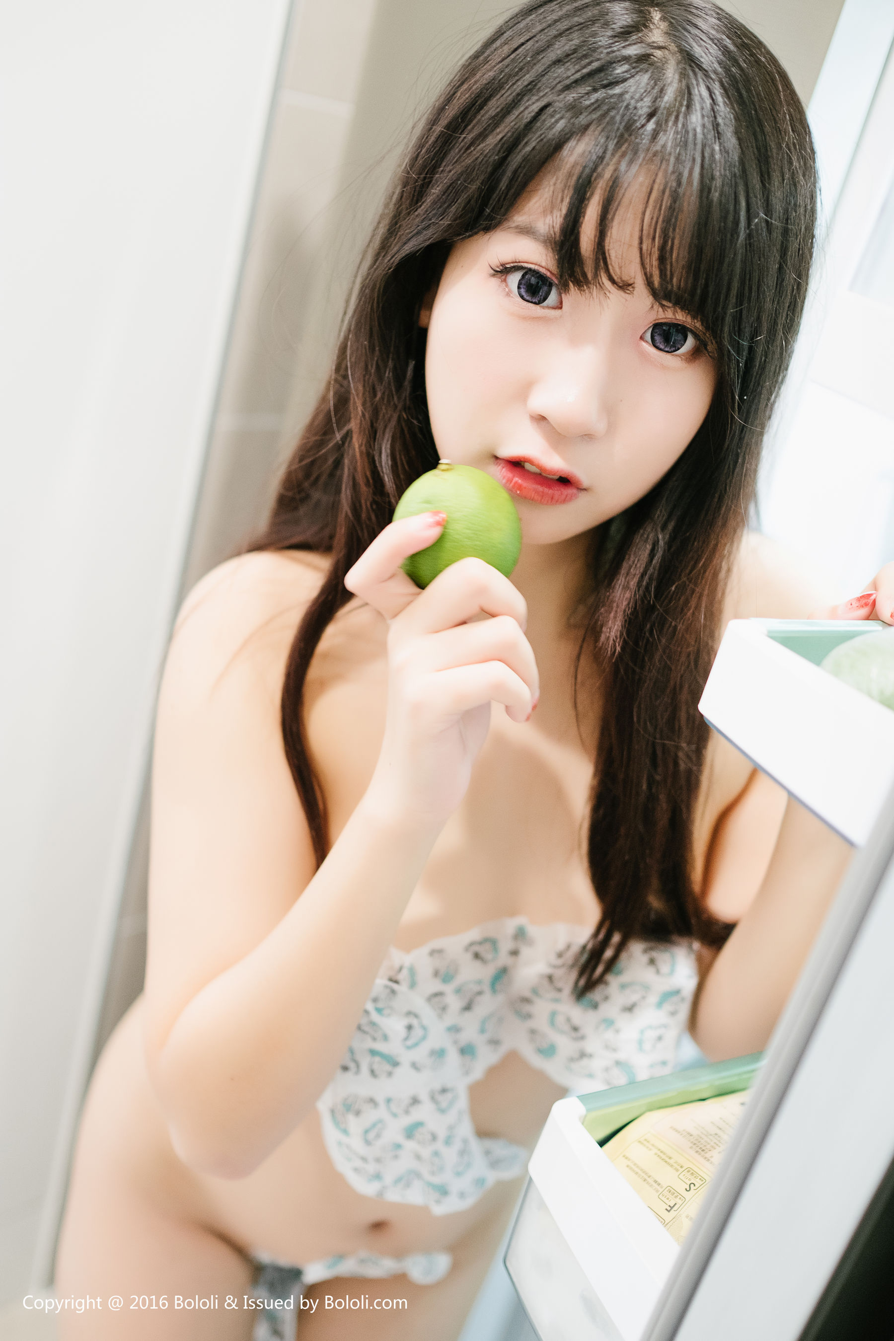 猫九酱Sakura《行李箱少女》 [Bololi波萝社] BOL.109_第4张