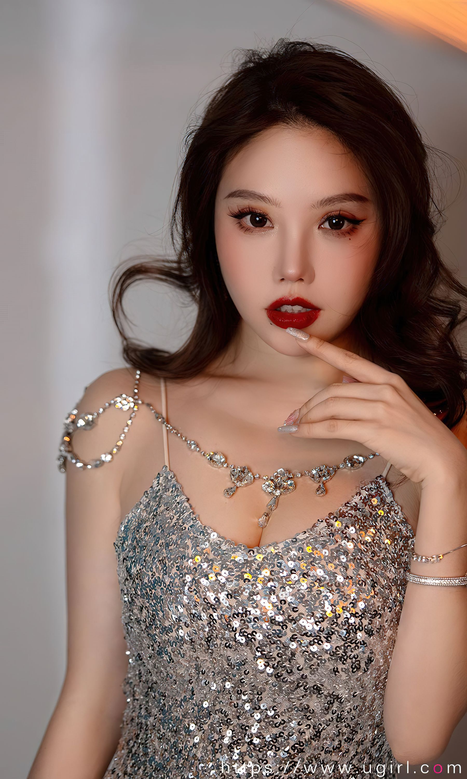 [Ugirls]爱尤物 No.2765 孤独欢喜 妮小妖_第5张