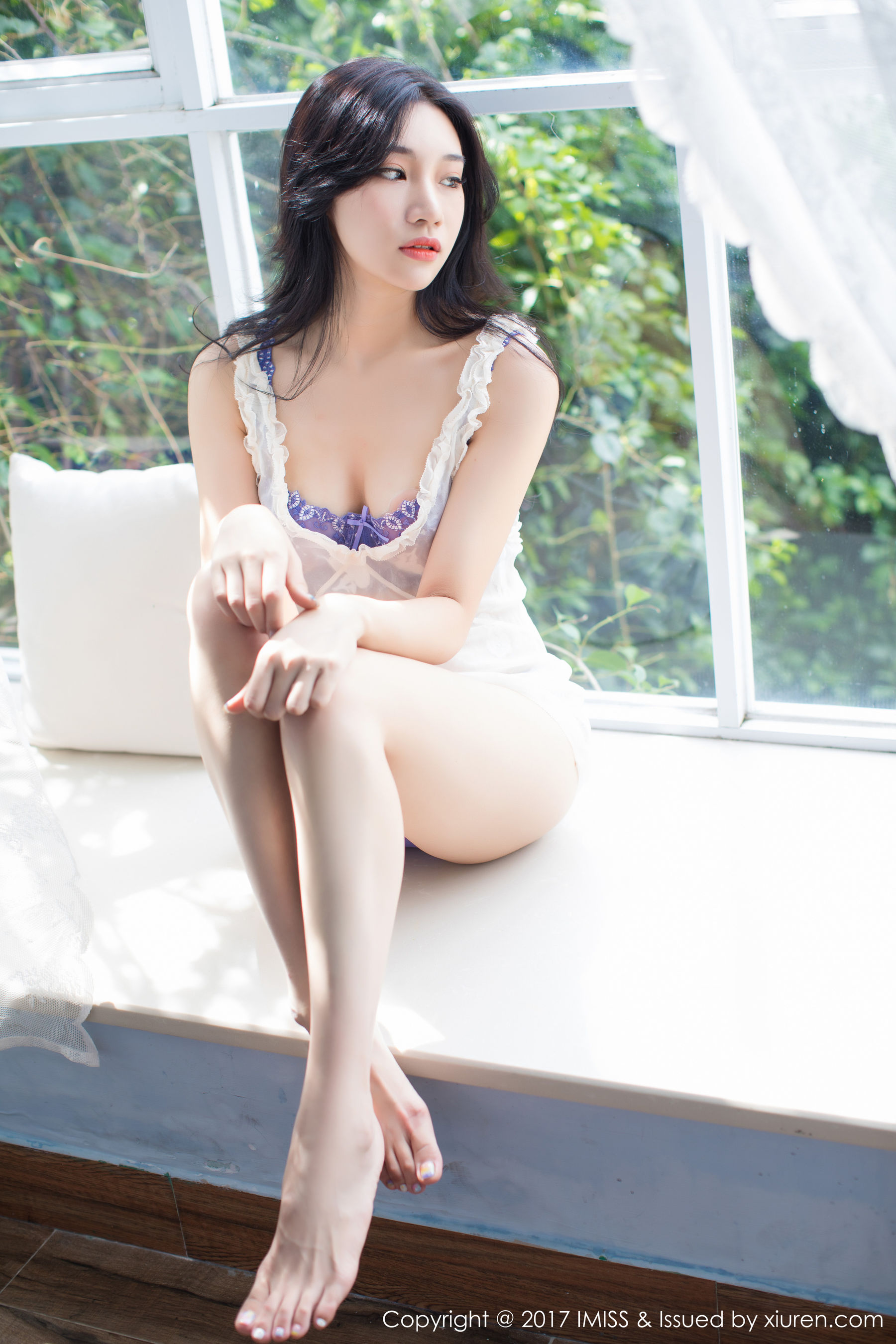 小狐狸Sica《黑丝蕾丝与美腿的上演极度诱惑》 [爱蜜社IMiss] Vol.187_第2张