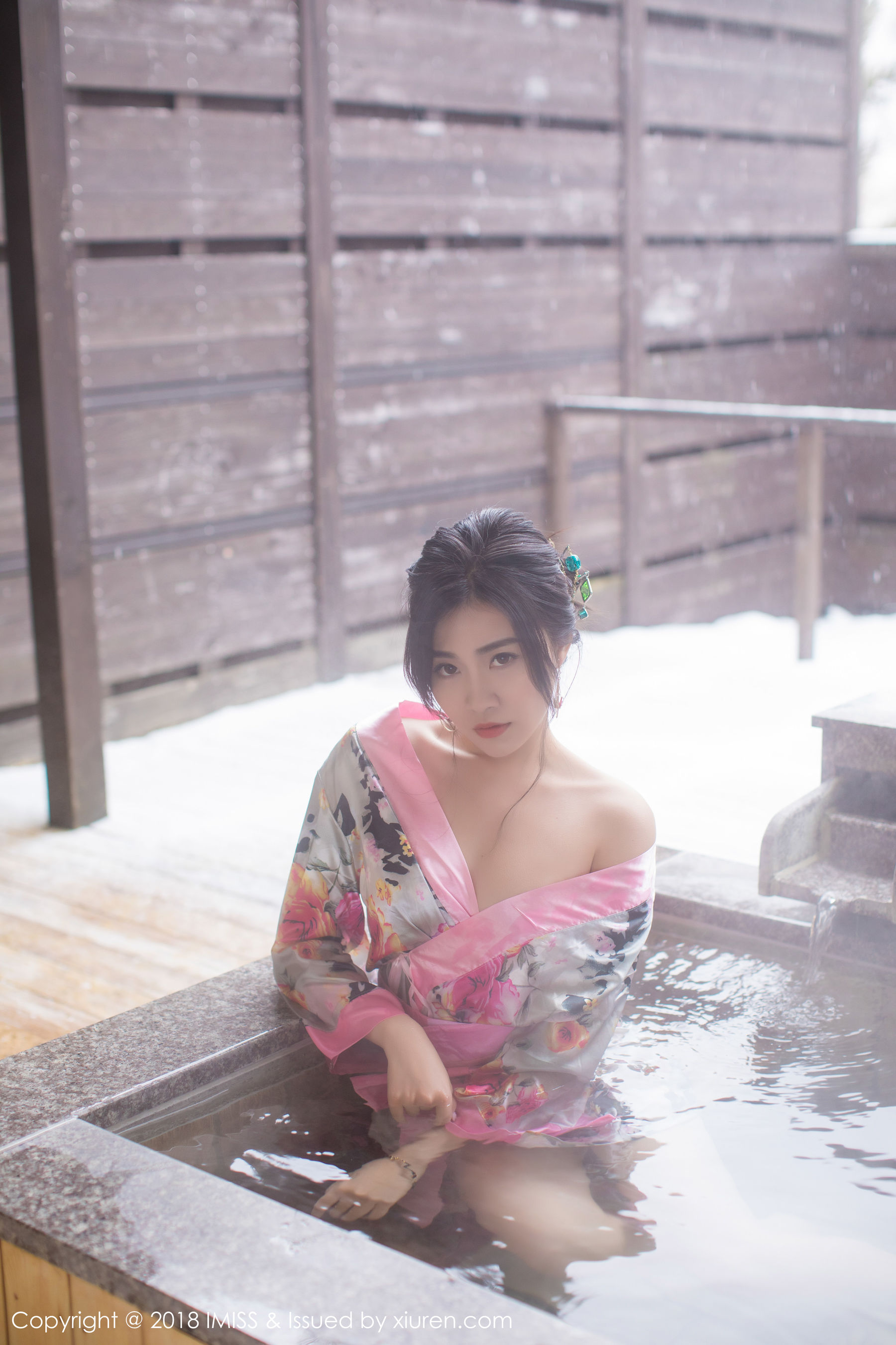 许诺Sabrina《浴池和服+蕾丝美腿》 [爱蜜社IMiss] Vol.221_第4张