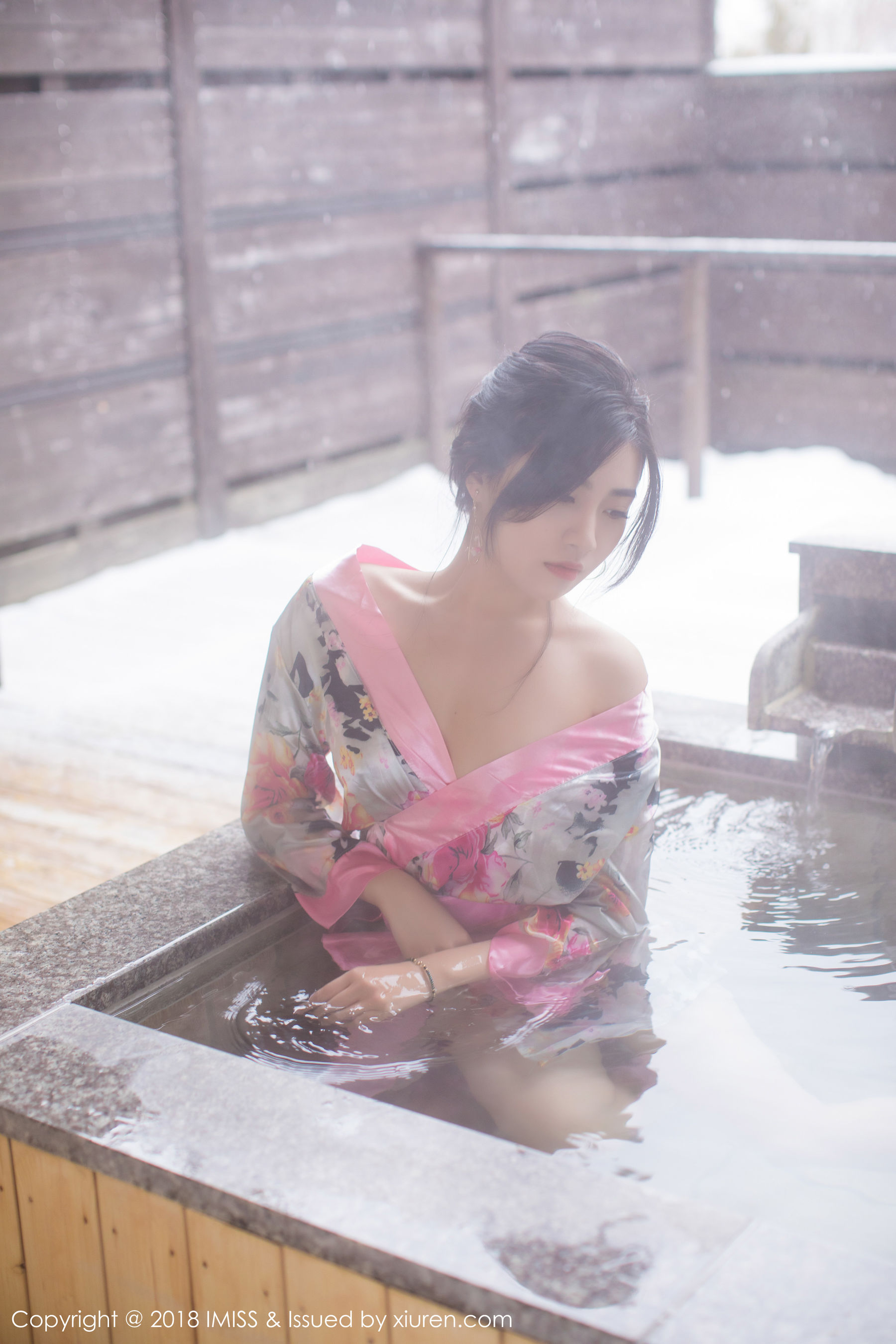 许诺Sabrina《浴池和服+蕾丝美腿》 [爱蜜社IMiss] Vol.221_第5张