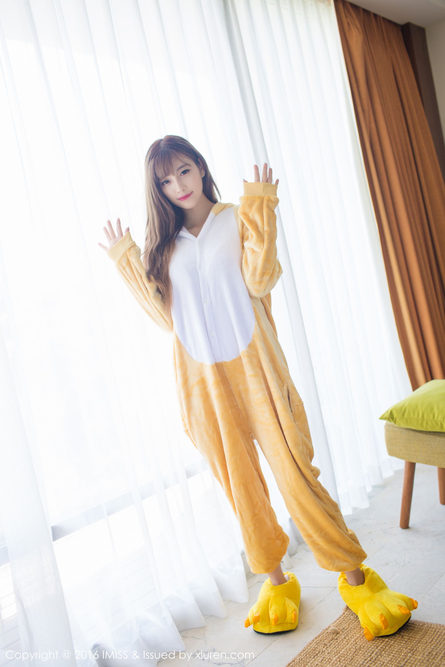 sugar小甜心CC《美女扮野兽+旗袍与丝袜》 [爱蜜社IMiss] Vol.136_第1张