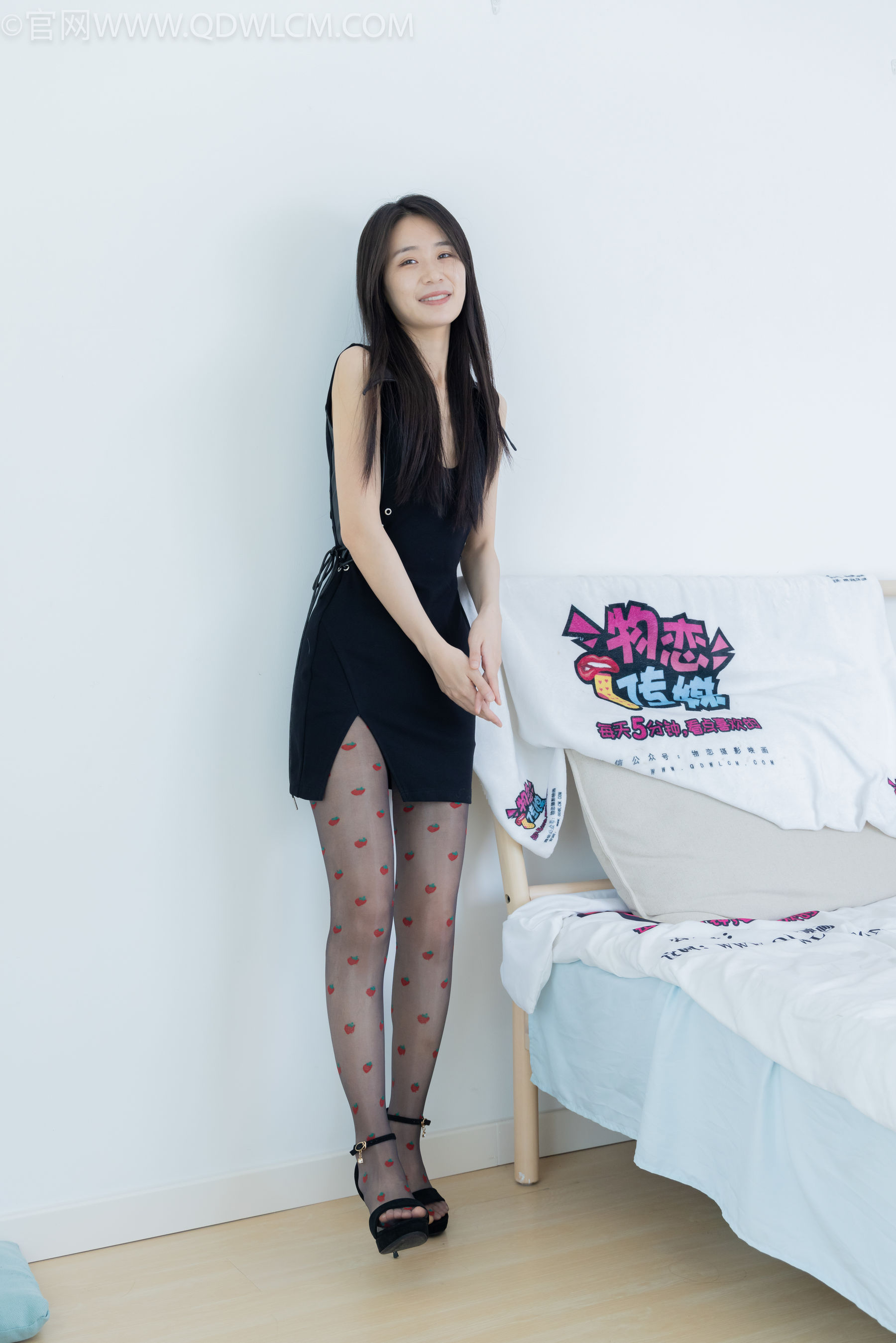 物恋传媒 No.2100 菜菜 -午夜_第1张