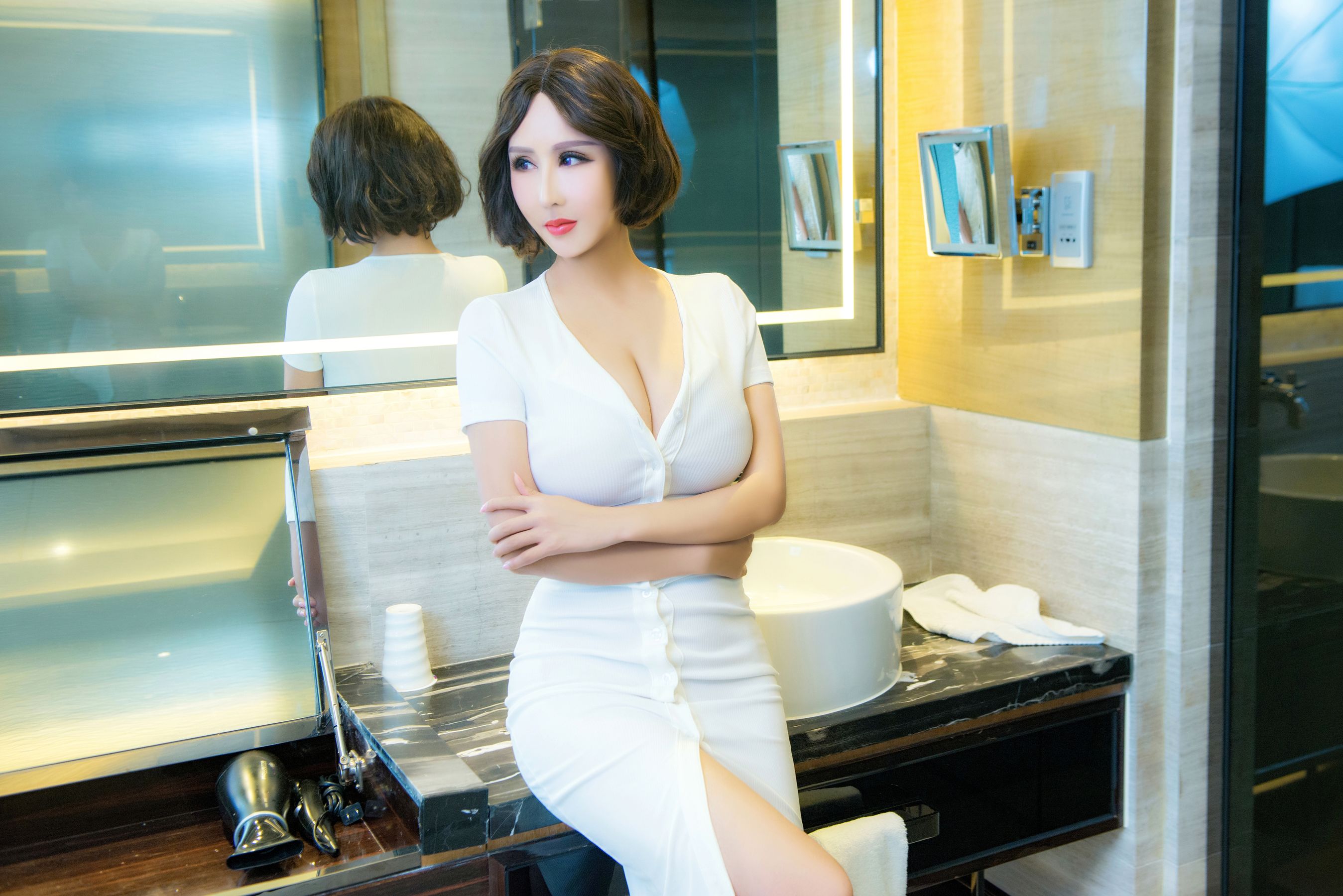 娜依灵儿《性感G乳美胸美臀私房》Part-II [猎女神SLADY] NO.012_第5张