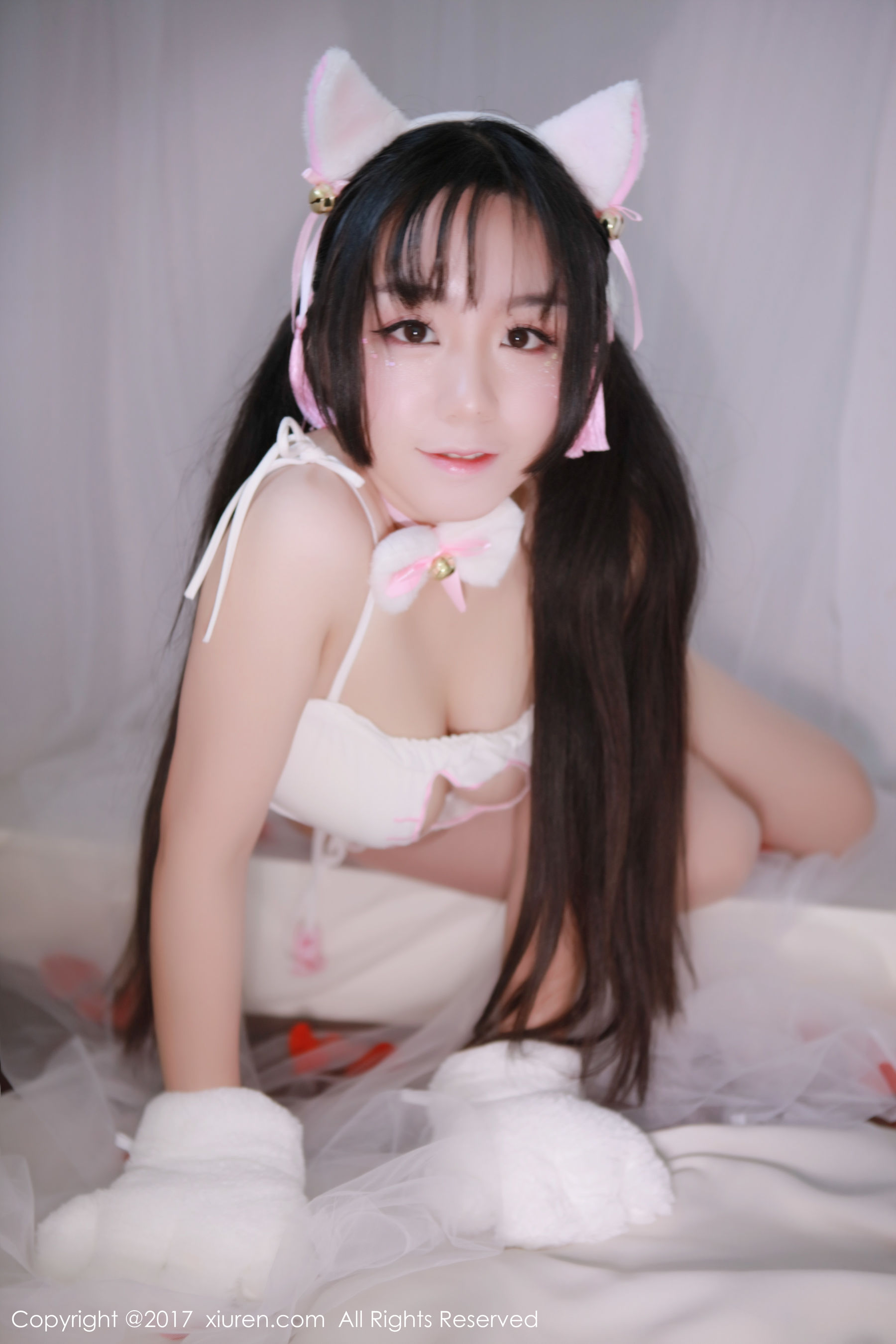 吃白菜的vi菜菜《长着猫耳朵及尾巴的清纯可爱少女》 [秀人网XIUREN] No.753_第1张