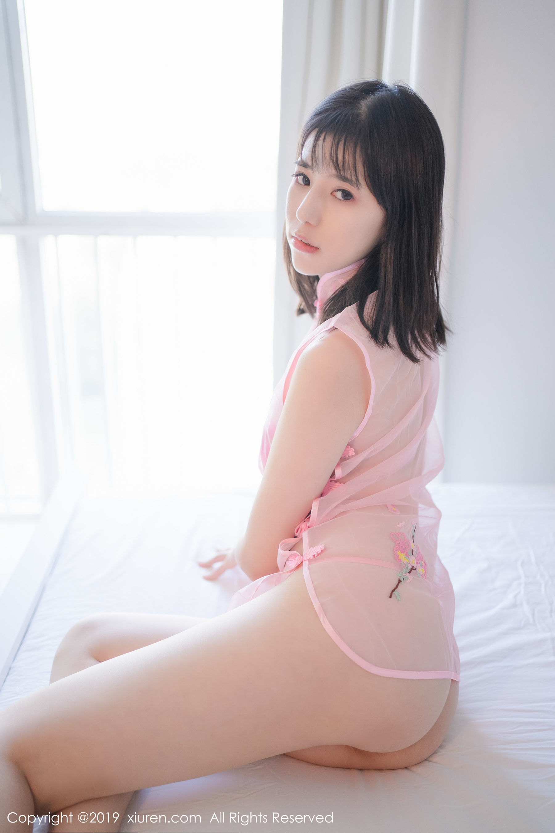 [秀人XIUREN] No.1791 艾栗栗栗栗栗栗吖_第3张