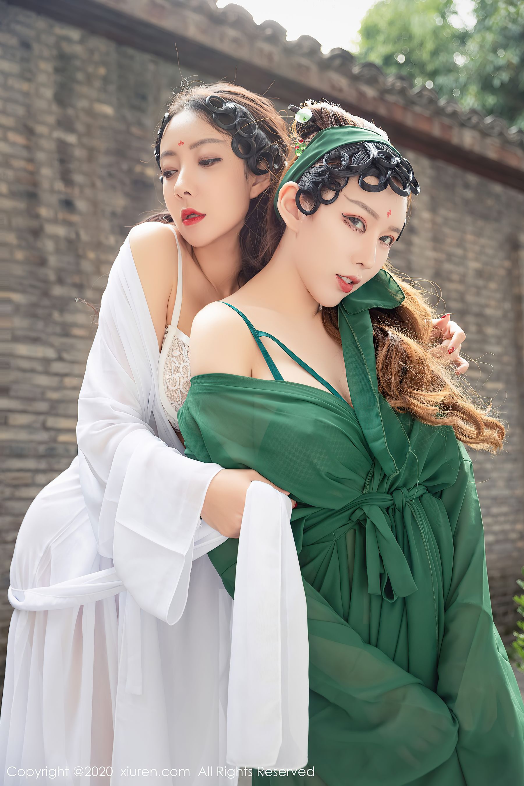 [秀人XiuRen] No.2913 @Egg-尤妮丝Egg、@果儿Victoria_第3张