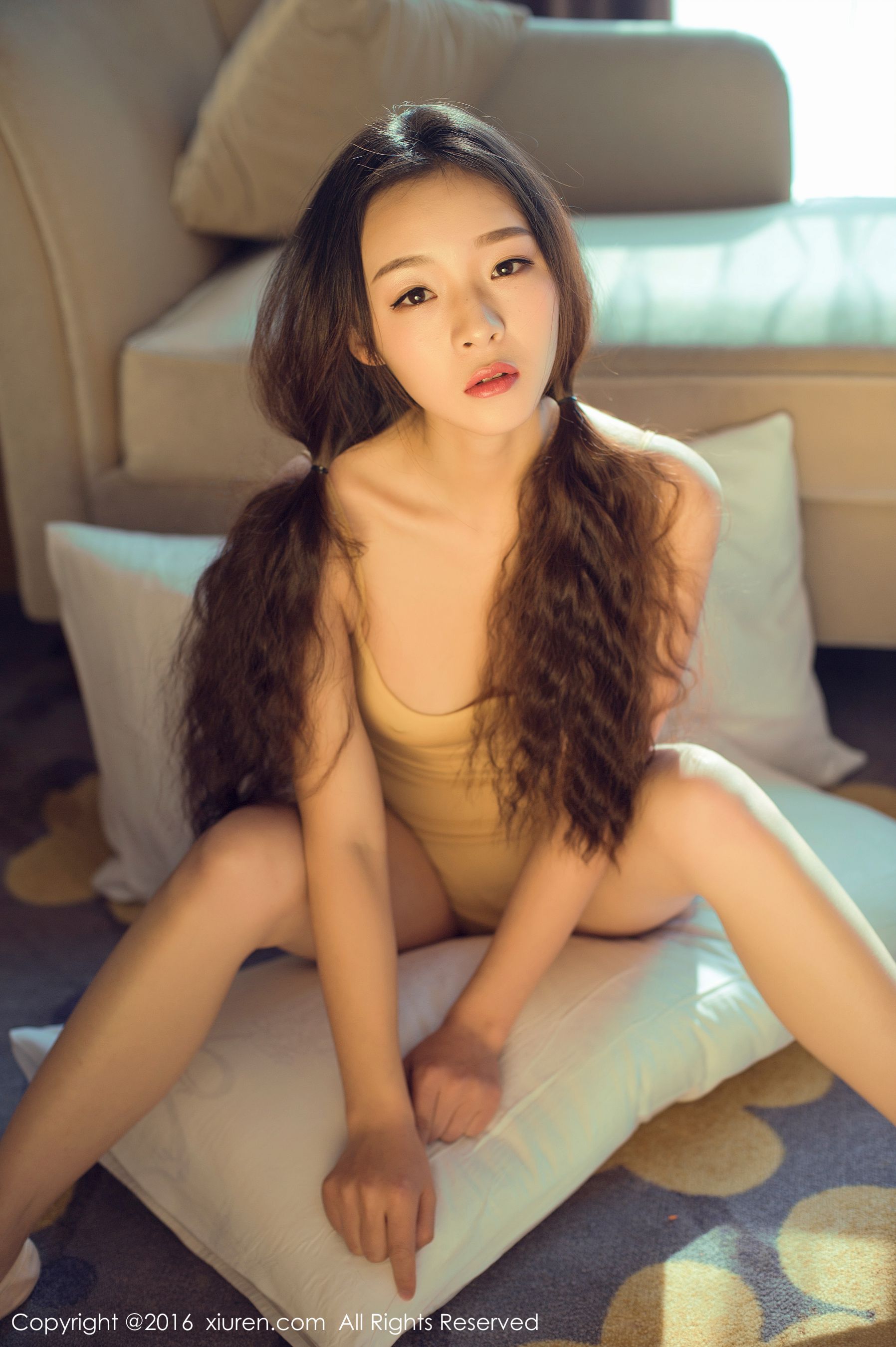 尤Una娜《天然无公害的原装少女》 [秀人网XiuRen] No.648_第4张