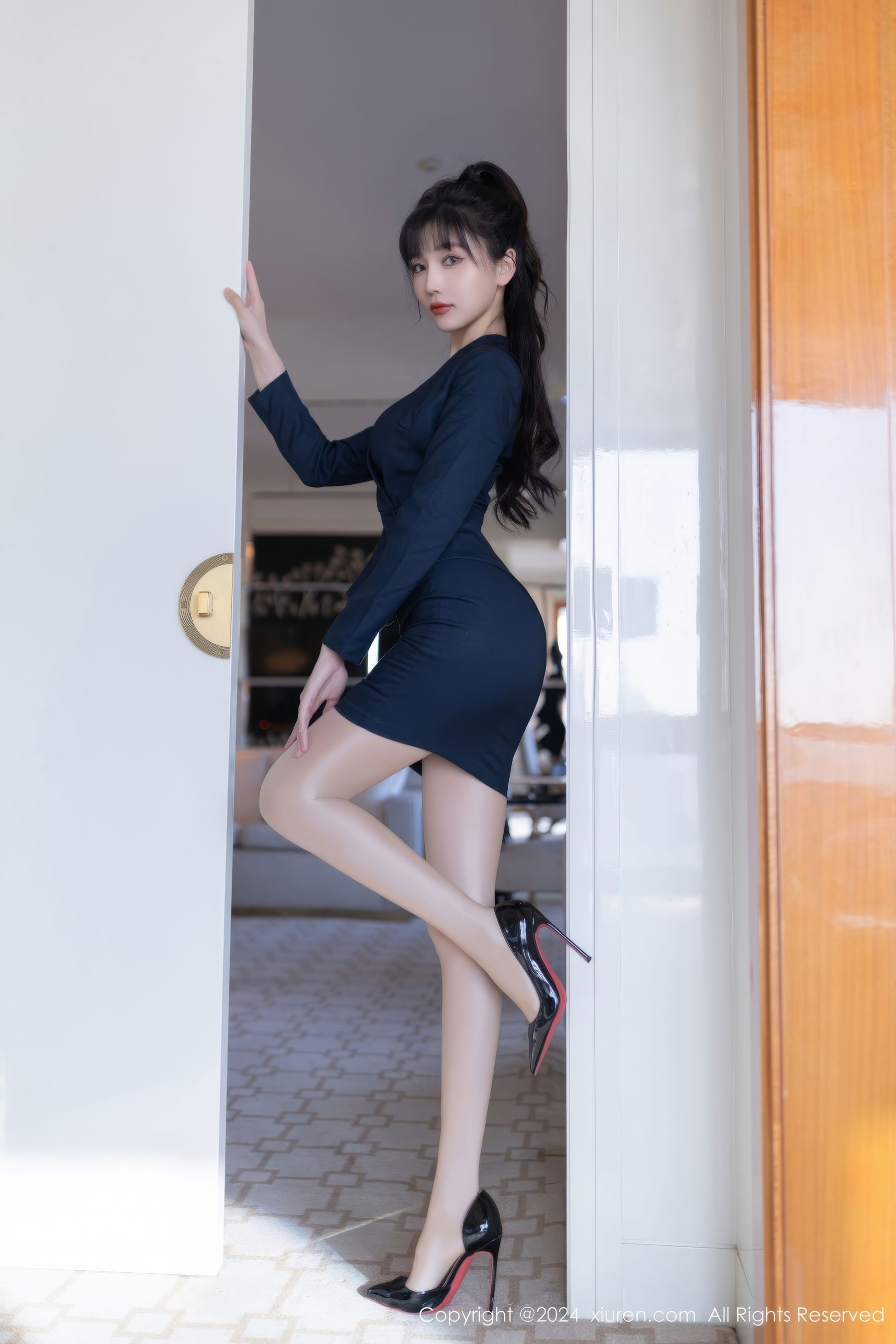 [秀人XiuRen] 2024.10.10 No.9263 陆萱萱_第3张