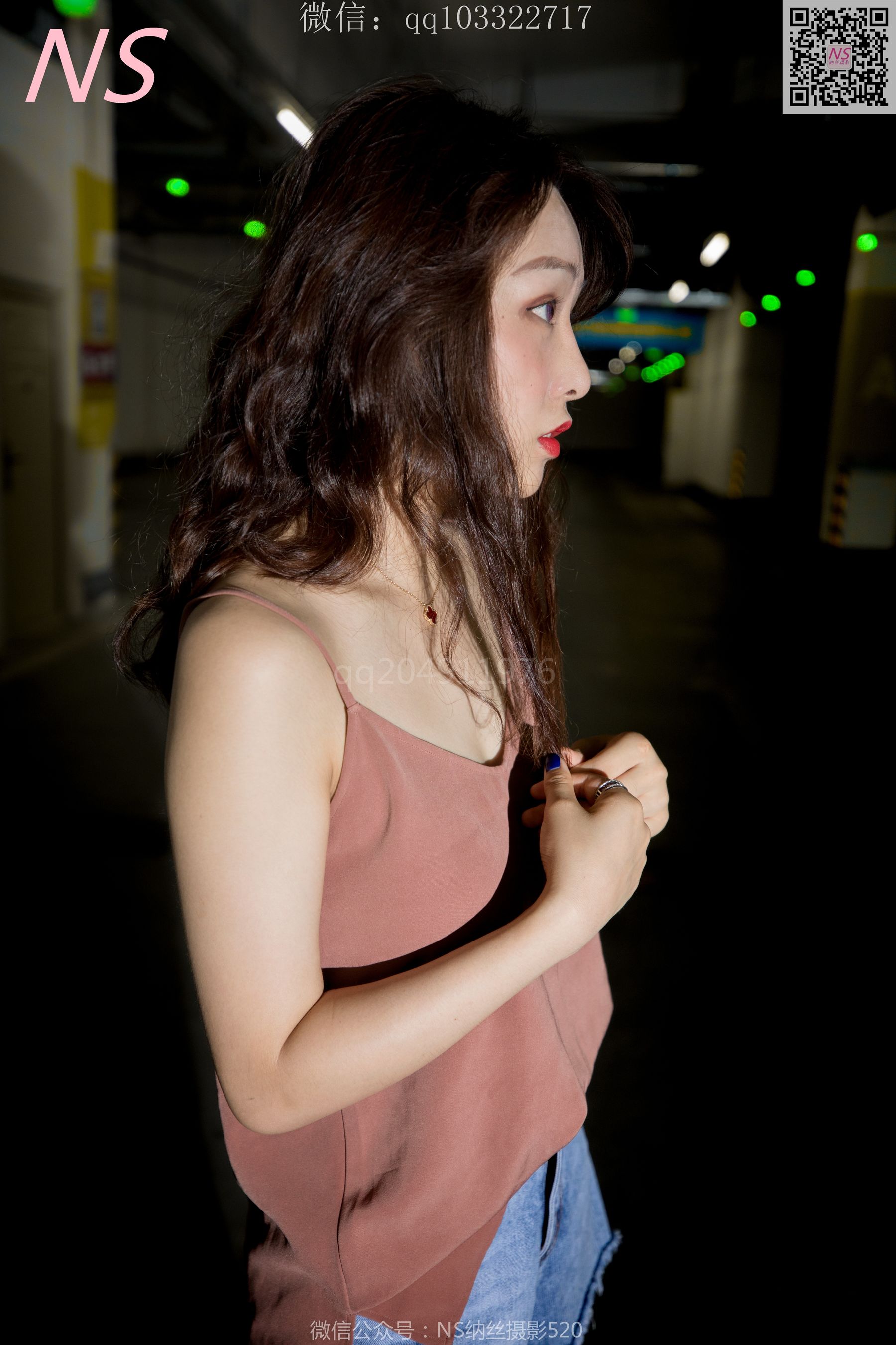 [纳丝摄影]  小朱茵 地下车库的丝袜美腿女郎_第4张