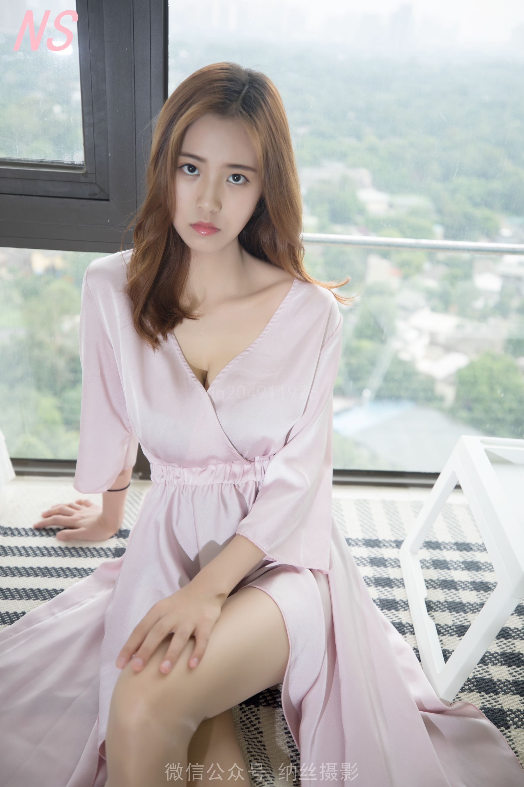 [纳丝摄影]  美女主播寒霜 睡衣诱惑_第1张