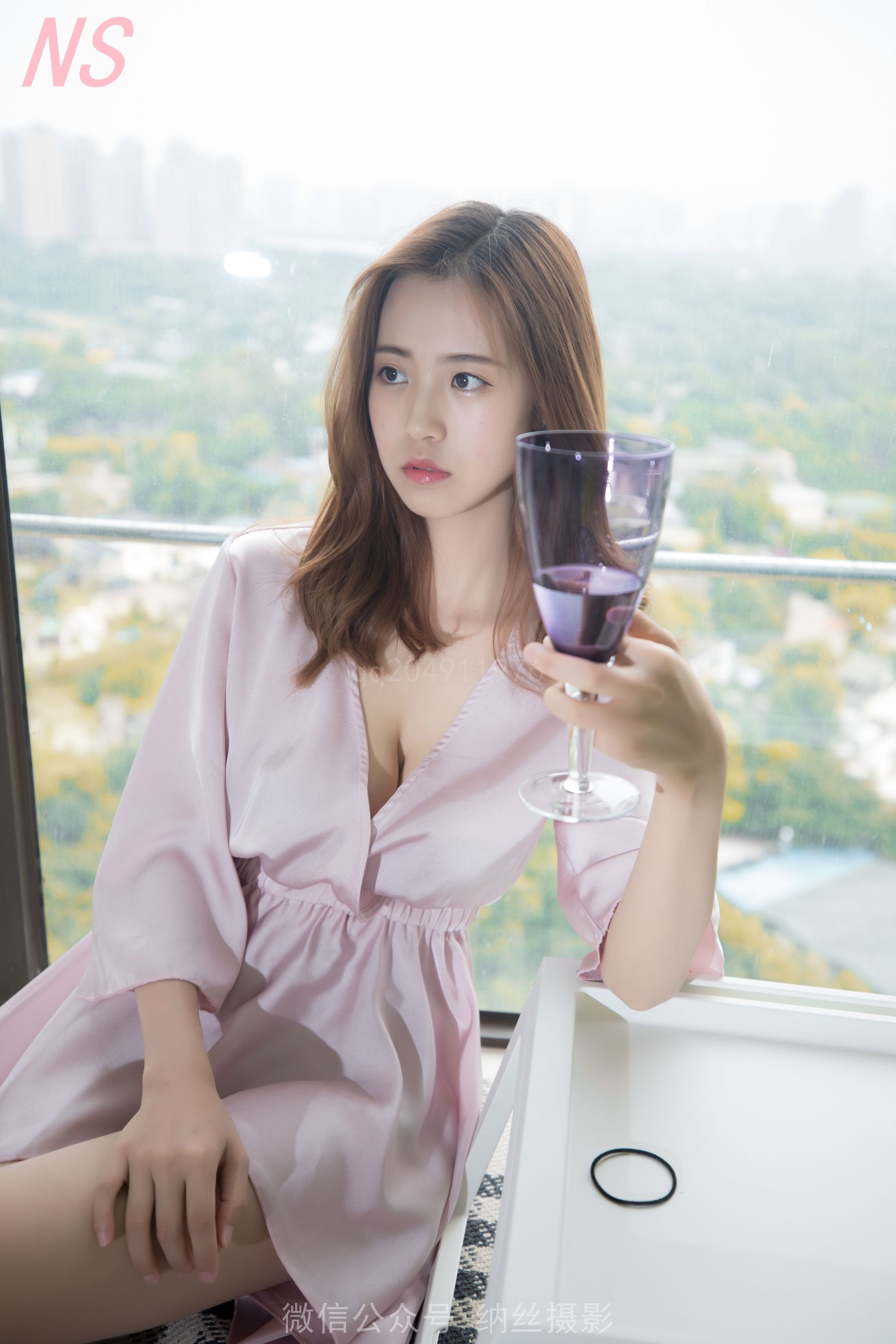 [纳丝摄影]  美女主播寒霜 睡衣诱惑_第3张