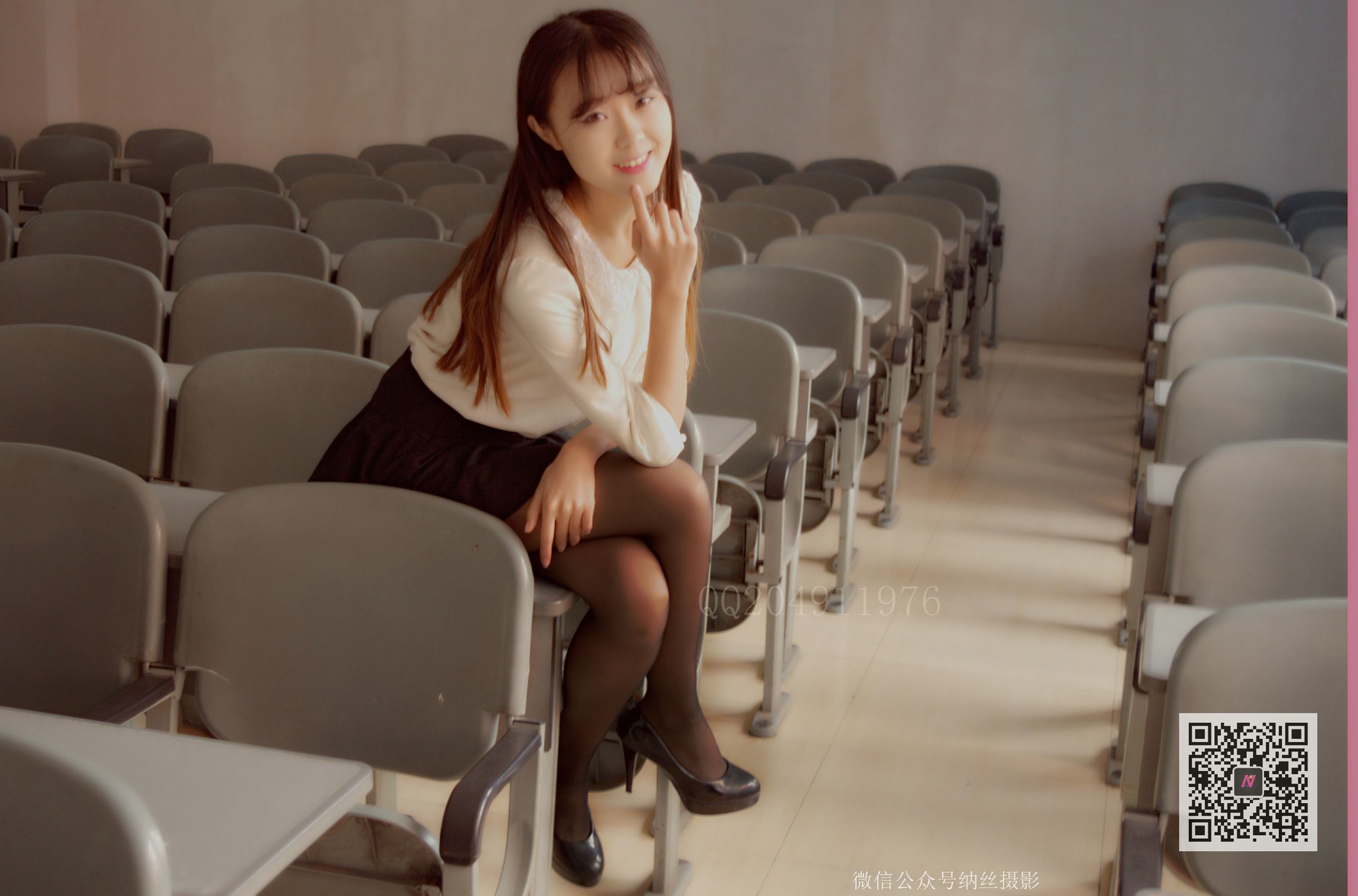 [纳丝摄影] NO.021 吴雪儿 清纯少女教室黑丝_第3张
