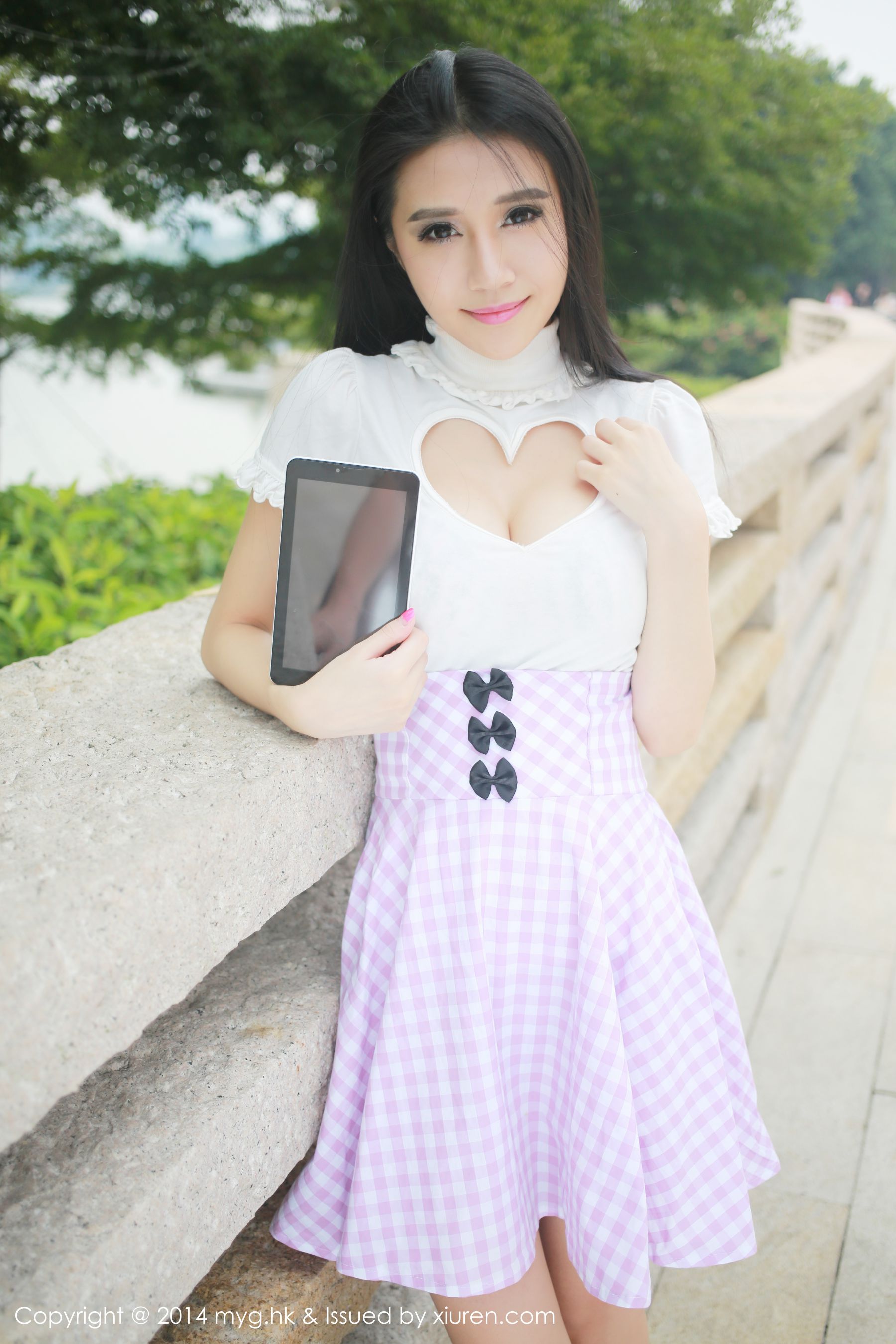 于大小姐AYU《街拍超短裙+可爱内衣》 [美媛馆MyGirl] Vol.018_第3张