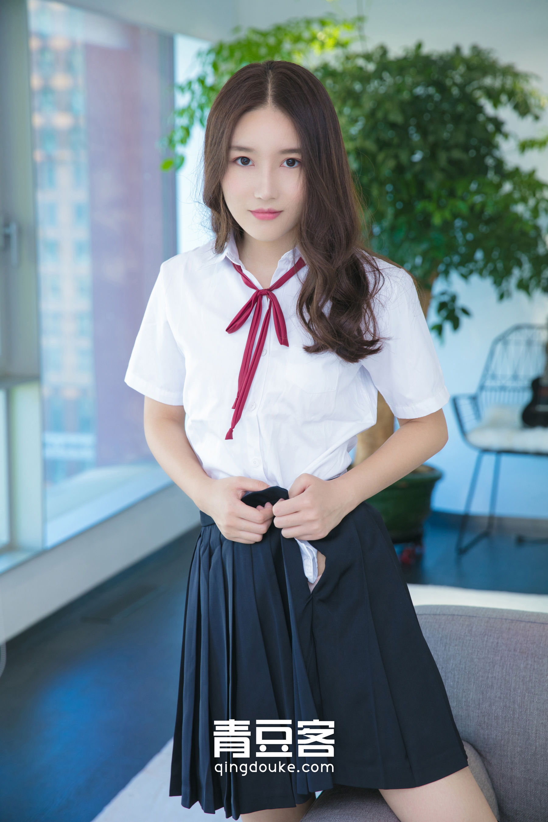 甜美妹妹魏扭扭《校服写真娇羞露骨惹人怜》 [青豆客QingDouKe]_第5张