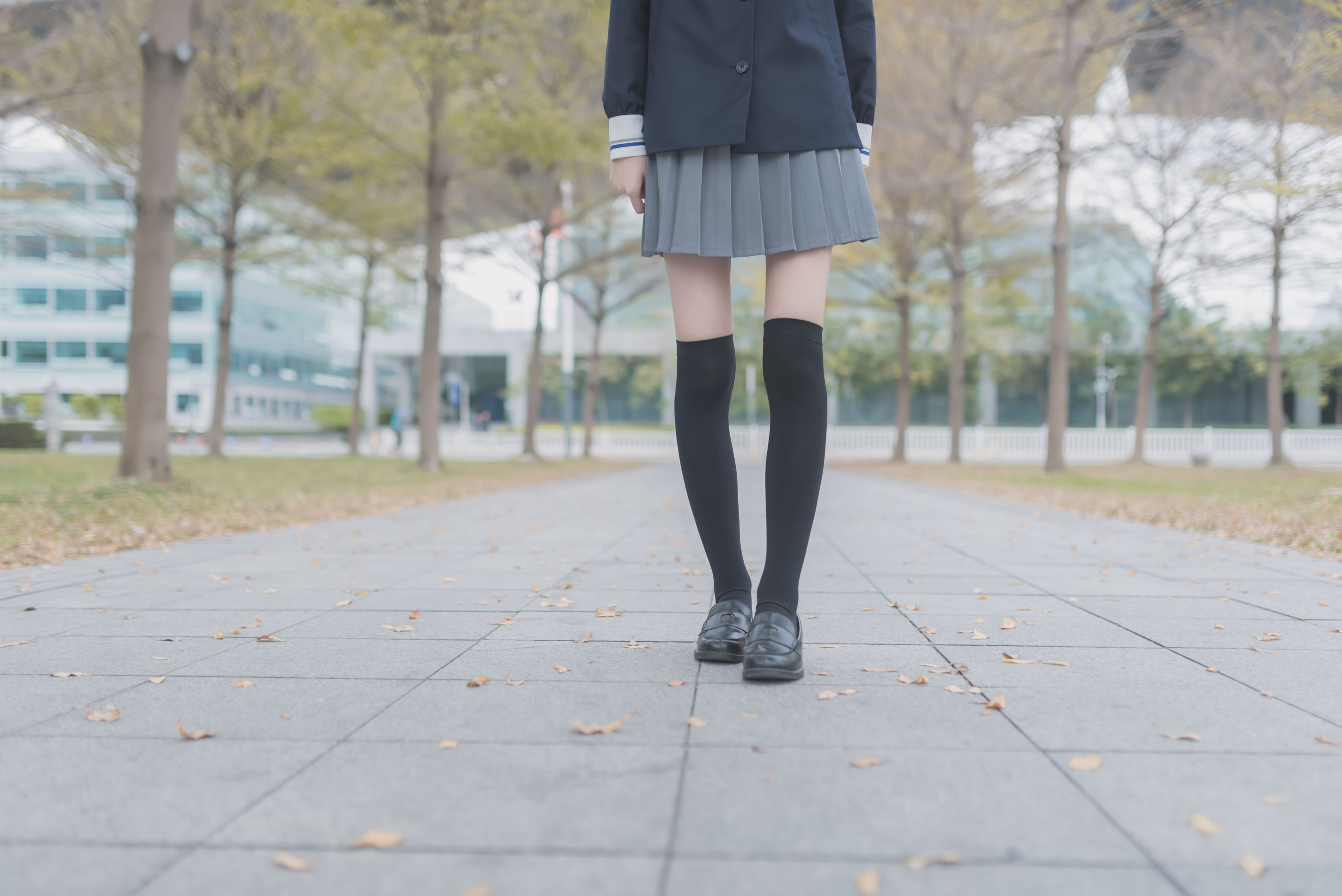 [风之领域] NO.021 学妹户外黑丝1_第4张