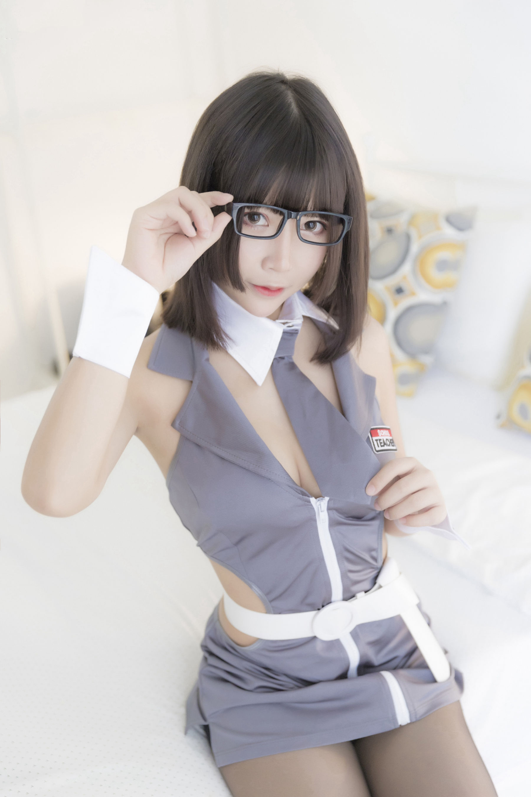 [风之领域] NO.122 情趣制服眼镜妹_第1张