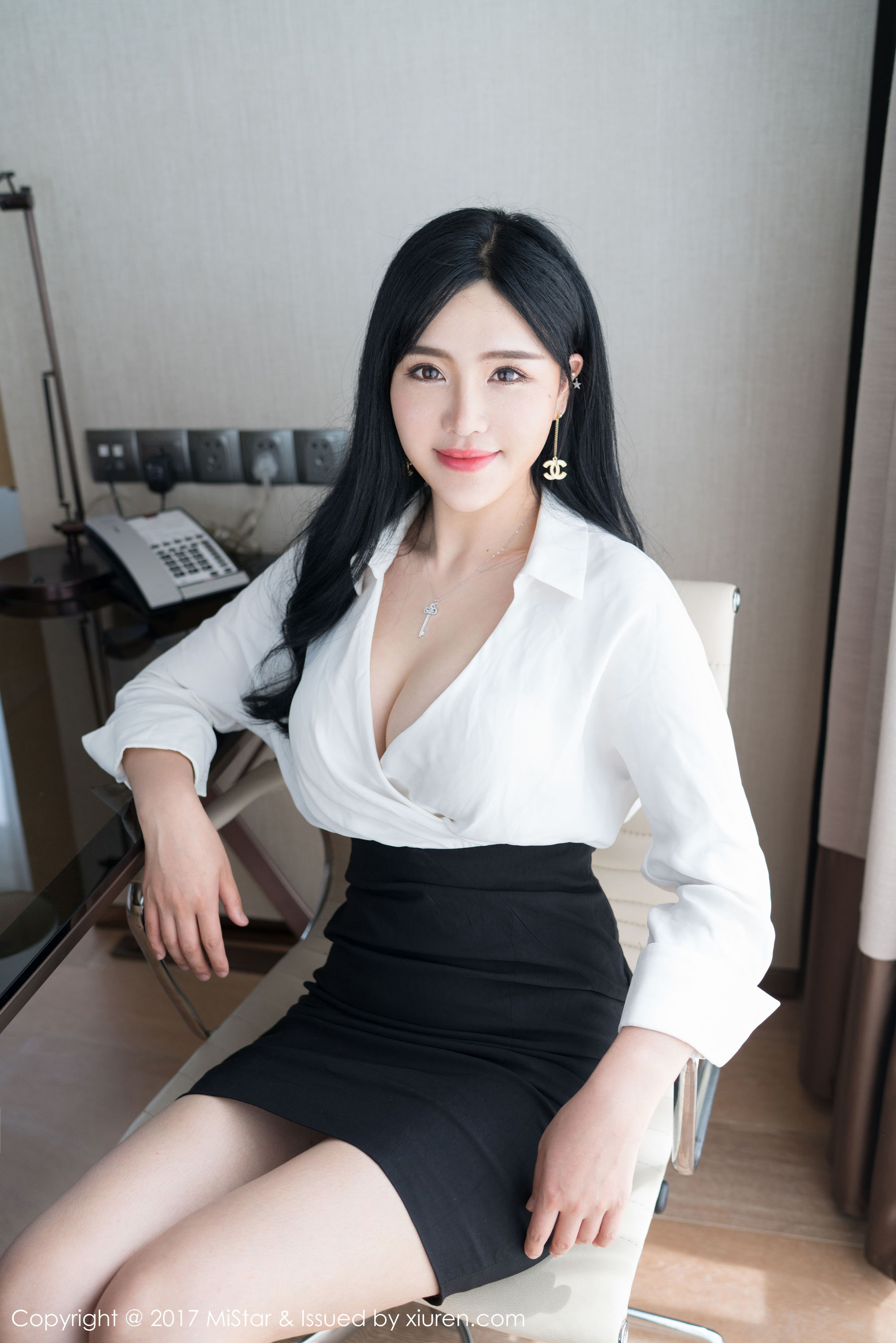 刘钰儿《性感OL秘书系列》 [魅妍社MiStar] VOL.172_第1张